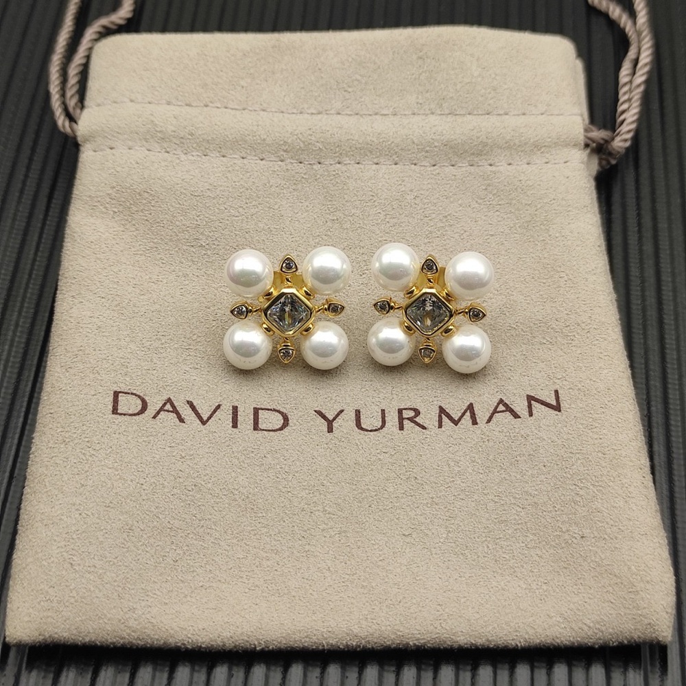 ✨David Yurman Pearl and Gold Tone Cluster Earrings with Gray Center Stones